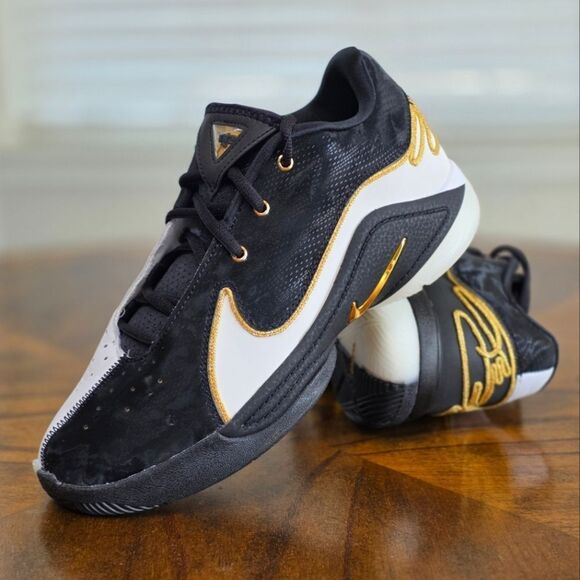 Nike LeBron XXII BHM Black White Basketball Shoes Gold HV8616-100 Women's 8.5 LE - Picture 1 of 16